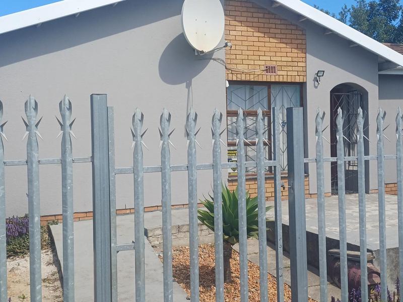3 Bedroom Property for Sale in Pineview Western Cape